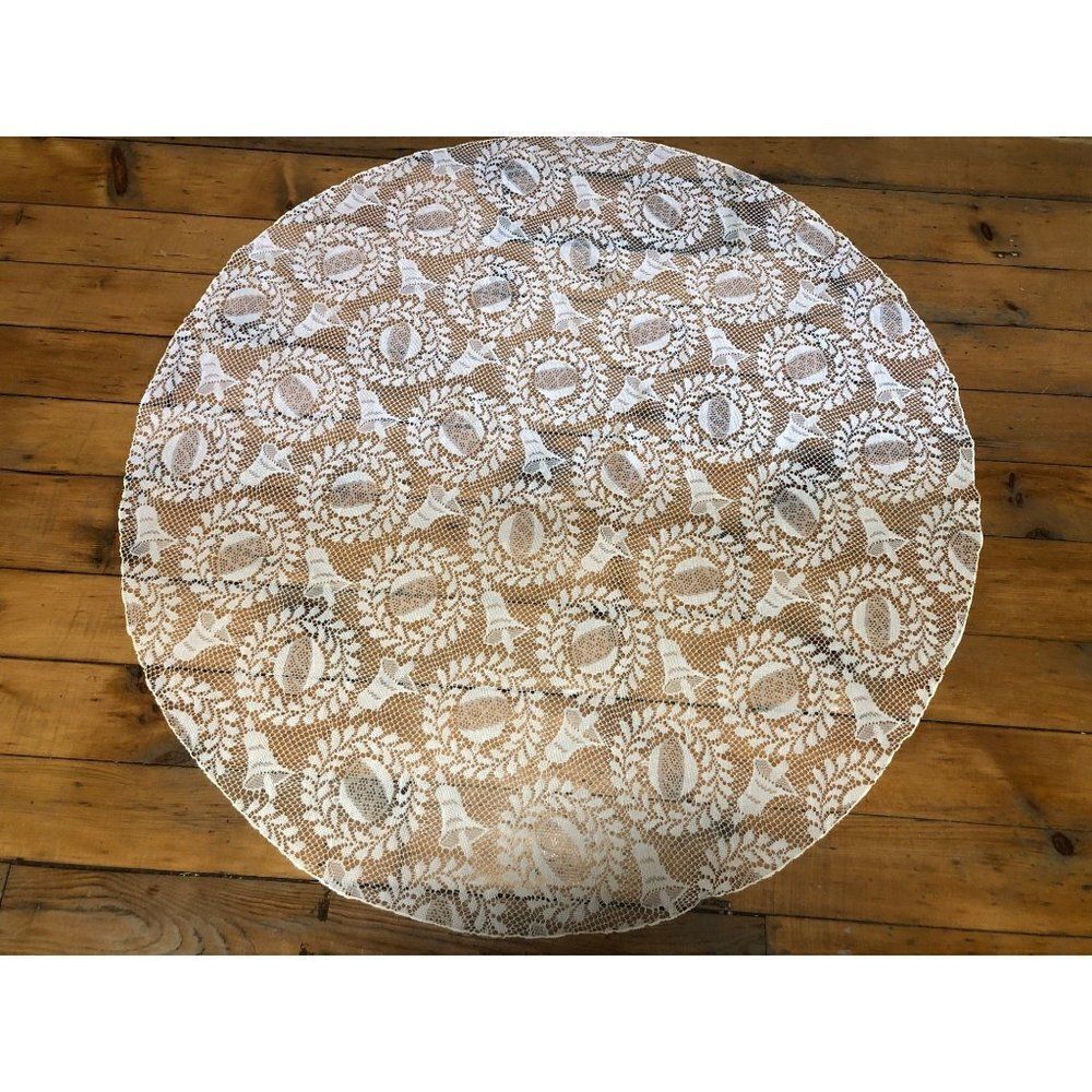 Vintage Round Lace Tablecloth Christmas 46” Diamter